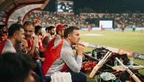 PBKS के हेड कोच Ricky Ponting की बढ़ी चुनौती, जेम्स होप्स और ब्रैड हैडिन ने छोड़ा पद PBKS के हेड कोच Ricky Ponting की बढ़ी चुनौती, जेम्स होप्स और ब्रैड हैडिन ने छोड़ा पद
