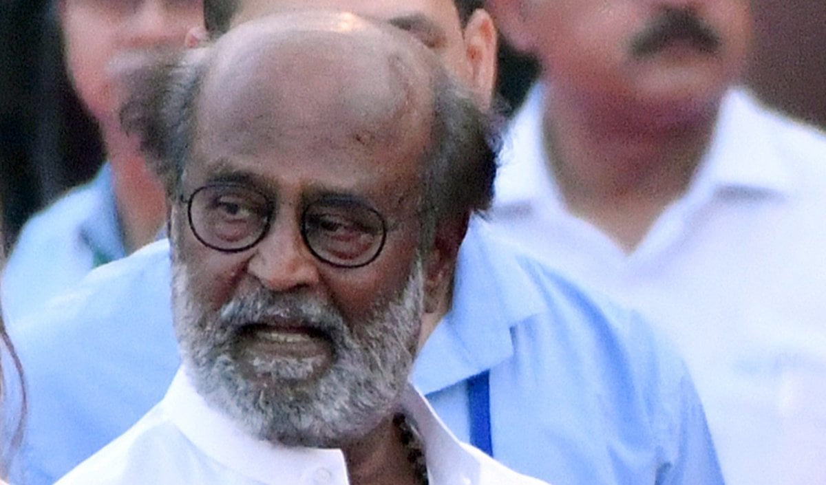 जब नाना पाटेकर ने रजनीकांत को दी थी राजनीति से दूर रहने की सलाह, कहा था- ‘वे बहुत सीधे हैं, राजनीति चालबाज़ों का खेल है’ जब नाना पाटेकर ने रजनीकांत को दी थी राजनीति से दूर रहने की सलाह, कहा था- ‘वे बहुत सीधे हैं, राजनीति चालबाज़ों का खेल है’