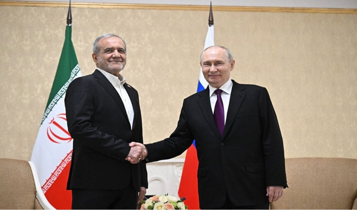 Vladimir Putin से मिले Masoud Pezeshkian, बोले- US हमलों के बाद भी बातचीत जारी रखेंगे