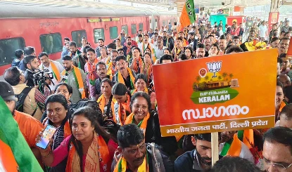 Kerala Express में सवार होकर दिल्ली आये Thiruvananthapuram के BJP Mayor और Councillors, रेलवे स्टेशनों पर हुआ भव्य स्वागत
