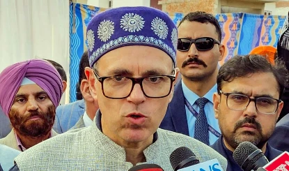 ट्रेड डील से कश्मीरी सेब बागानों पर मंडराया खतरा! Omar Abdullah बोले- अमेरिकी सेब आने से घटेगी कश्मीरी सेबों की माँग