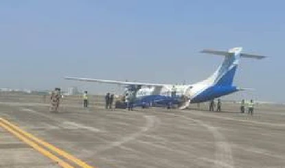 IndiGo फ्लाइट में लिपस्टिक से लिखी Bomb की धमकी, Kolkata में इमरजेंसी लैंडिंग से मचा हड़कंप