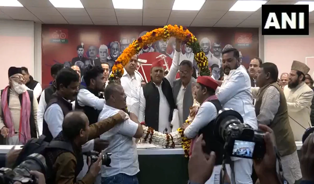 कभी Mayawati के थे 'Right Hand', अब Congress छोड़ Akhilesh Yadav की साइकिल पर सवार हुए Naseemuddin Siddiqui