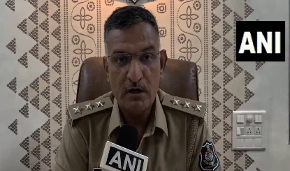 Rajkot Car Crash: रफ्तार का कहर, डिवाइडर से टकराकर दो टुकड़ों में बंटी कार, 3 की मौत