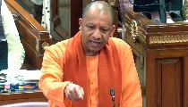 ...गोली चलाने वालों से सम्मान की उम्मीद मूर्खता, Governor के अपमान पर SP पर बरसे CM Yogi ...गोली चलाने वालों से सम्मान की उम्मीद मूर्खता, Governor के अपमान पर SP पर बरसे CM Yogi