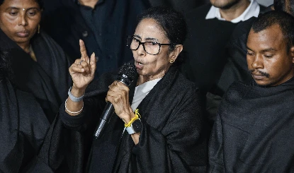 Election Commission का बड़ा एक्शन! West Bengal के 7 अधिकारी निलंबित, 