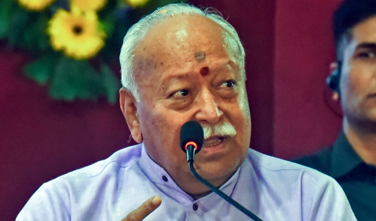 'स्वार्थ नहीं, जुड़ाव ही समाज की पहचान', Gorakhpur में RSS प्रमुख Mohan Bhagwat ने दिया सद्भाव का मंत्र