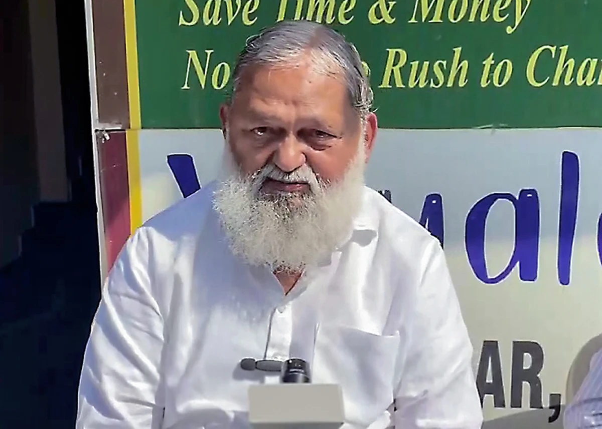 Haryana Budget Session से पहले मंत्री Anil Vij को बड़ा झटका, Fracture के कारण विधानसभा से रहेंगे दूर