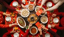 Chinese New Year 2026 पर लंबी उम्र के लिए नूडल्स, पैसे के लिए डंपलिंग्स, जानें 8 Lucky Dishes का राज