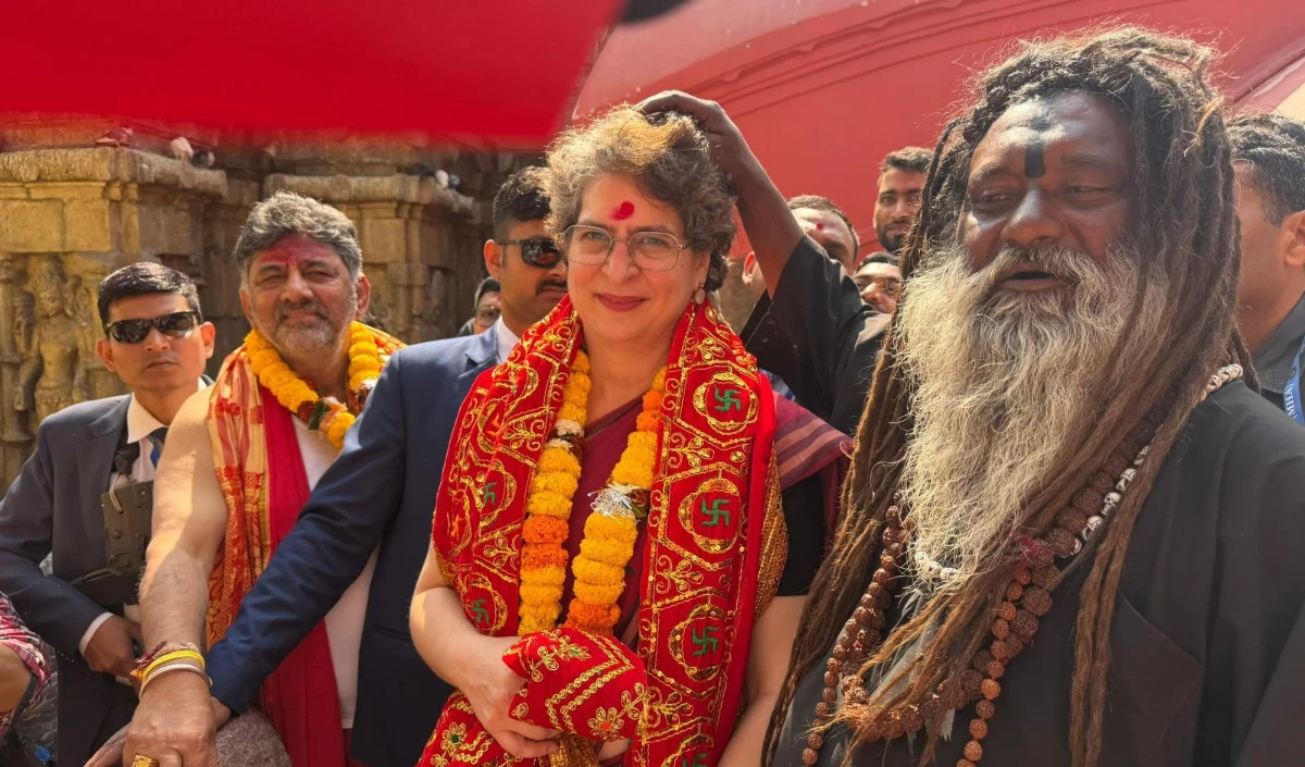 Congress का Mission Assam, मां कामाख्या की शरण में Priyanka Gandhi, डीके शिवकुमार भी रहे मौजूद