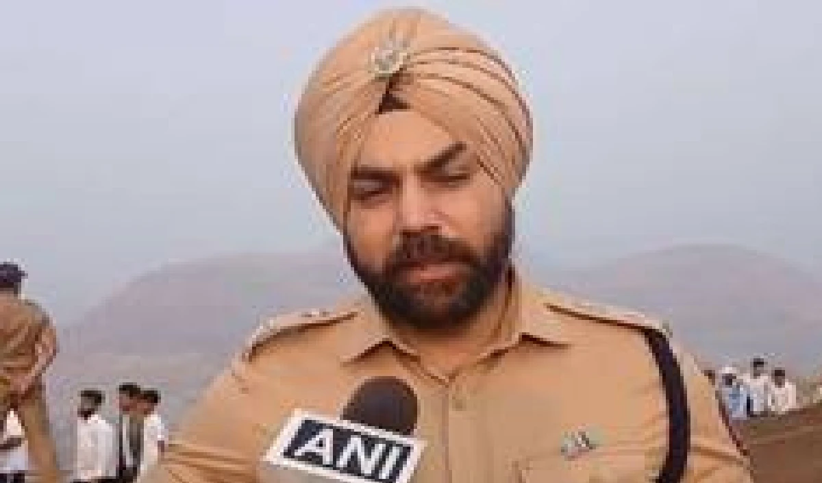 Pune के Shivneri Fort पर जश्न पड़ा फीका, बेकाबू भीड़ के कारण मची भगदड़ में 6 लोग घायल