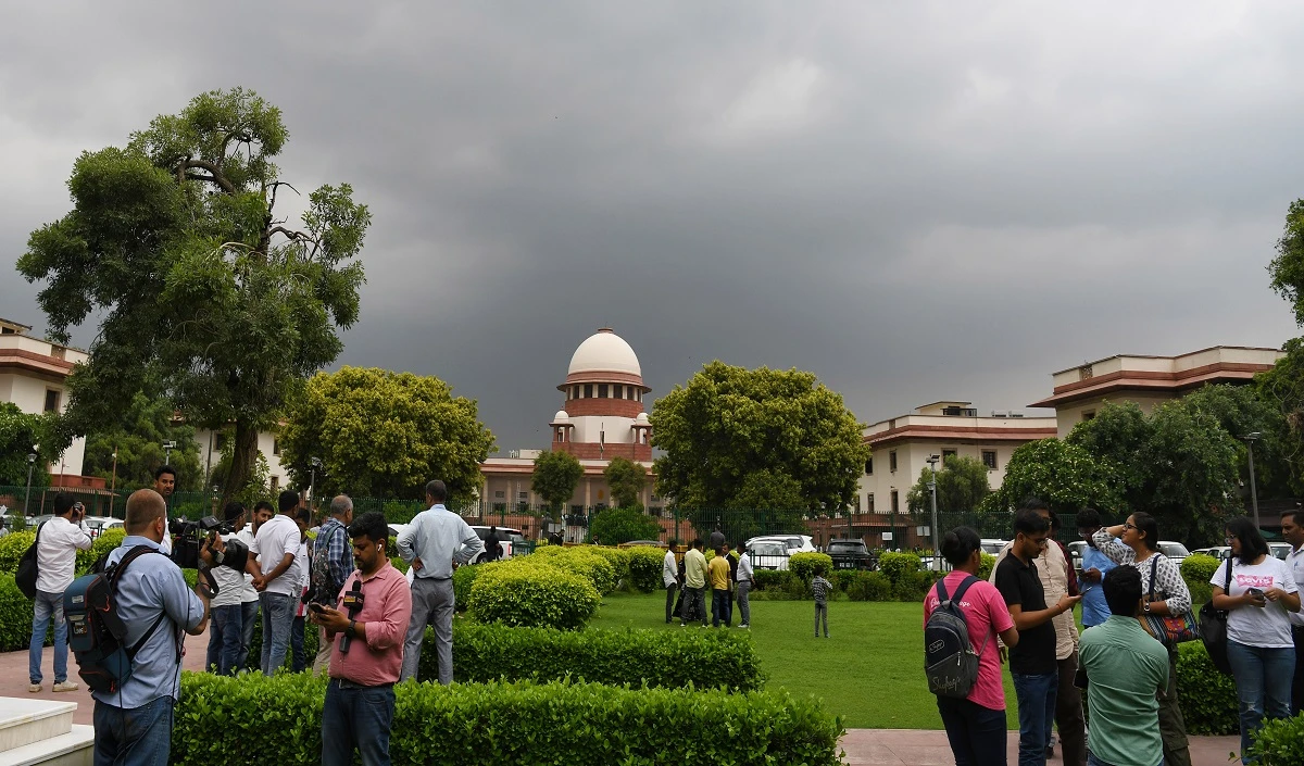 'Freebies' पर Supreme Court का बड़ा सवाल, घाटे में राज्य, फिर क्यों बांट रहे मुफ्त की रेवड़ियां?