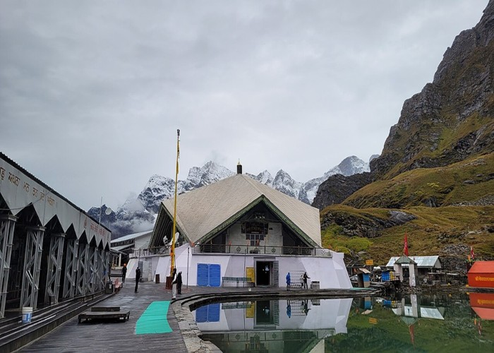 Hemkund Sahib History: Dasam Granth में छिपा था Hemkund Sahib का रहस्य, Guru Gobind Singh ने यहीं की थी पिछले जन्म में तपस्या