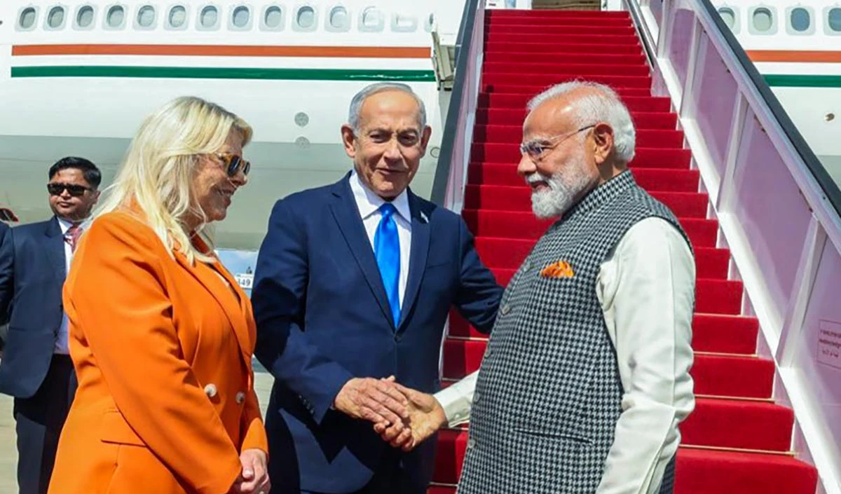 Israel की धरती पर उतरते ही PM Modi ने रचा इतिहास, Netanyahu के साथ द्विपक्षीय वार्ता में सुदर्शन चक्र को सशक्त बनाने पर रहेगा जोर