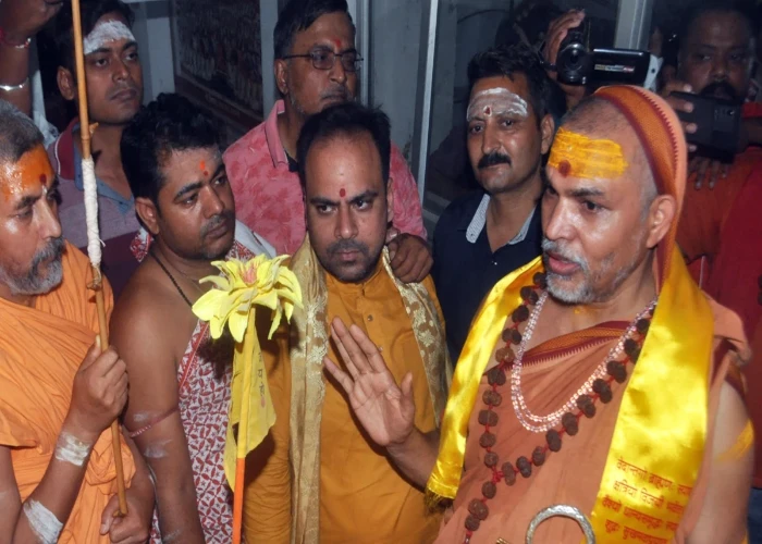 UP: शंकराचार्य अविमुक्तेश्वरानंद का सनसनीखेज दावा,