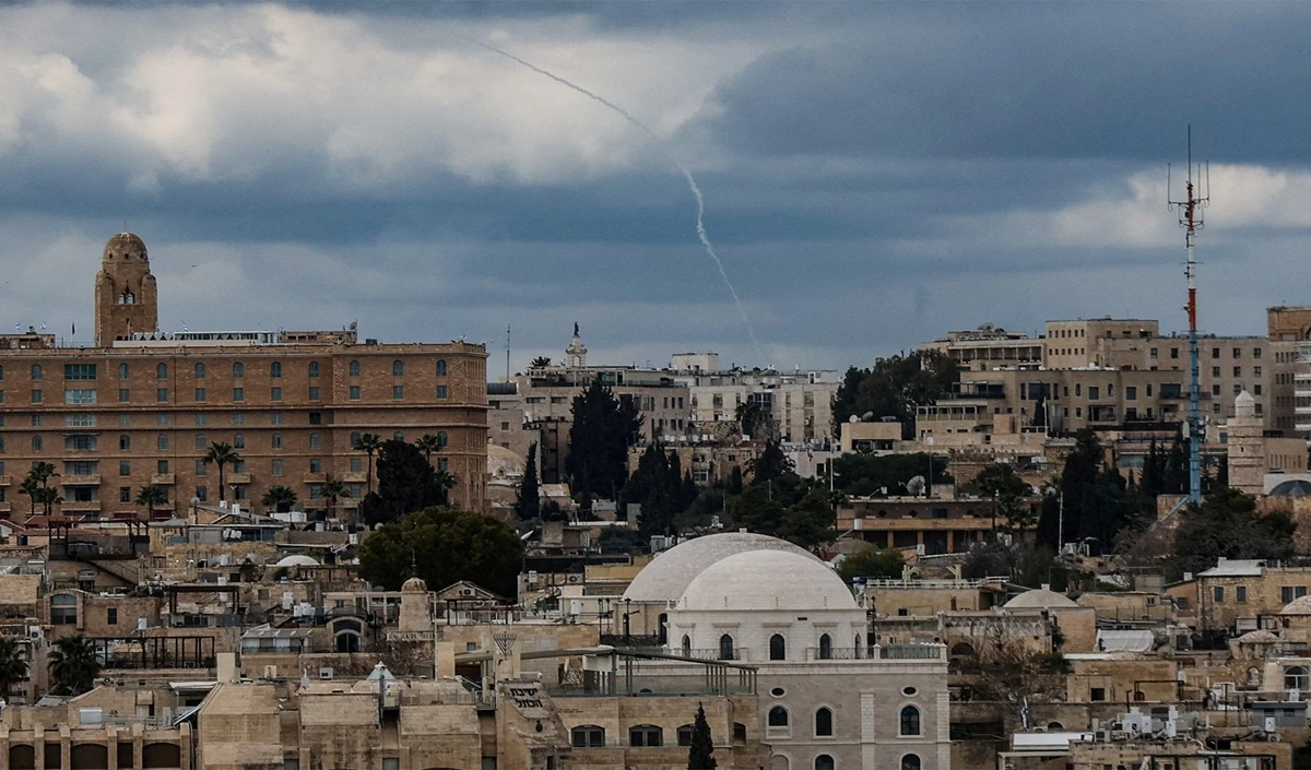 गैर-ज़रूरी यात्रा से बचें...भारत ने UAE में अपने नागरिकों के लिए एडवाइज़री जारी की, ईरानी हमलों में अबू धाबी में एक की मौत