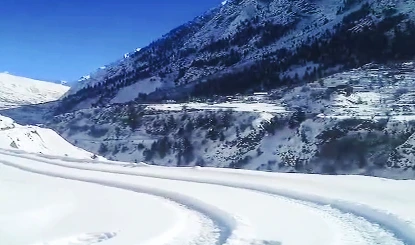Atal Tunnel North Portal पर आया बर्फीला तूफान, Avalanche से Lahaul Valley का संपर्क कटा