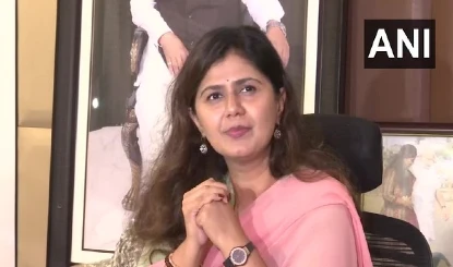 Maharashtra में बड़ा हादसा टला, उड़ान से ठीक पहले Pankaja Munde के Helicopter में आई खराबी