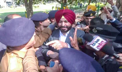 Ravneet Bittu का Congress पर 