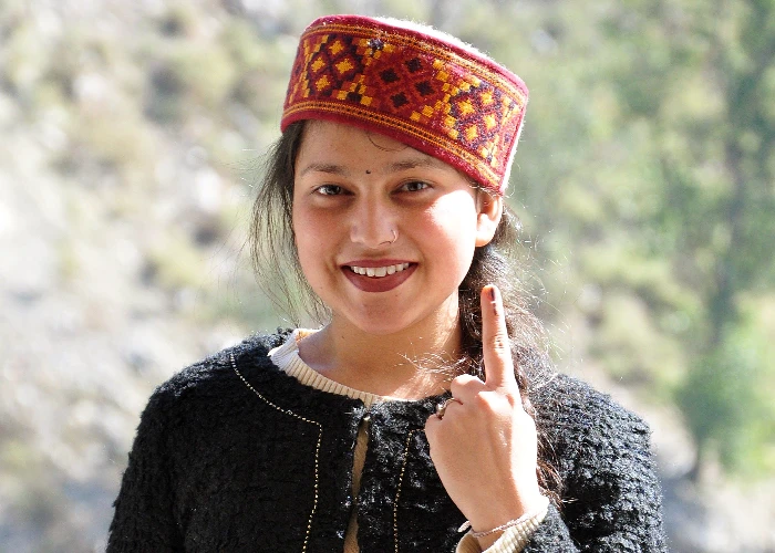 Himachal Panchayat Chunav: जिला परिषद पुनर्गठन में देरी पर Election Commission सख्त, High Court का आदेश दांव पर।