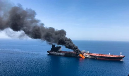 Iran-Israel तनाव के बीच Oman में Oil Tanker पर हमला, 15 भारतीयों समेत 20 क्रू मेंबर्स Rescue