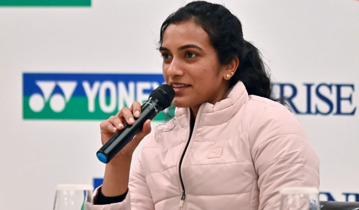 Iran-US टेंशन के बीच Dubai में फंसीं PV Sindhu, एयरपोर्ट पर धमाके से मची अफरातफरी