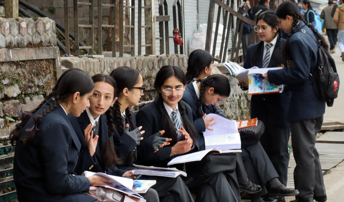 CBSE QR code Rickroll | स्कैन किया तो उड़ गए होश! CBSE 12वीं के पेपर में पढ़ाई की जगह निकला म्यूजिक वीडियो, इंटरनेट पर मचा हड़कंप