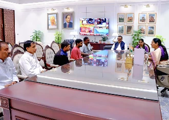 Uttam Nagar Murder Case में CM Rekha का बड़ा एक्शन, पीड़ित परिवार को दिया न्याय का पूरा भरोसा।