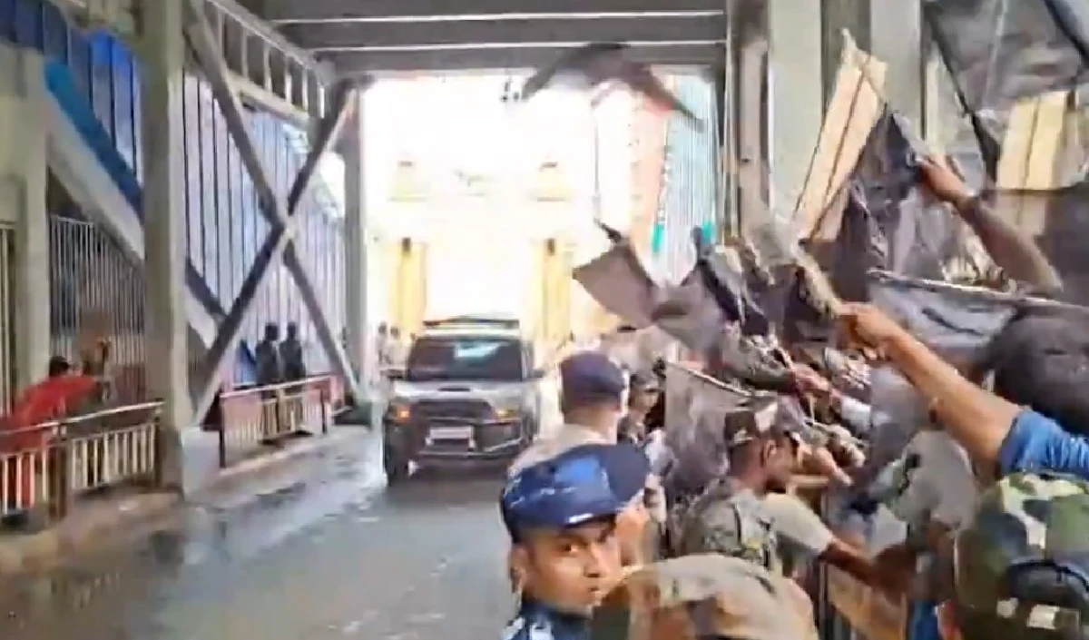 बंगाल में नहीं थम रहा CEC Gyanesh Kumar का विरोध, Dakshineswar Temple के बाहर लगे 'Go Back' के नारे