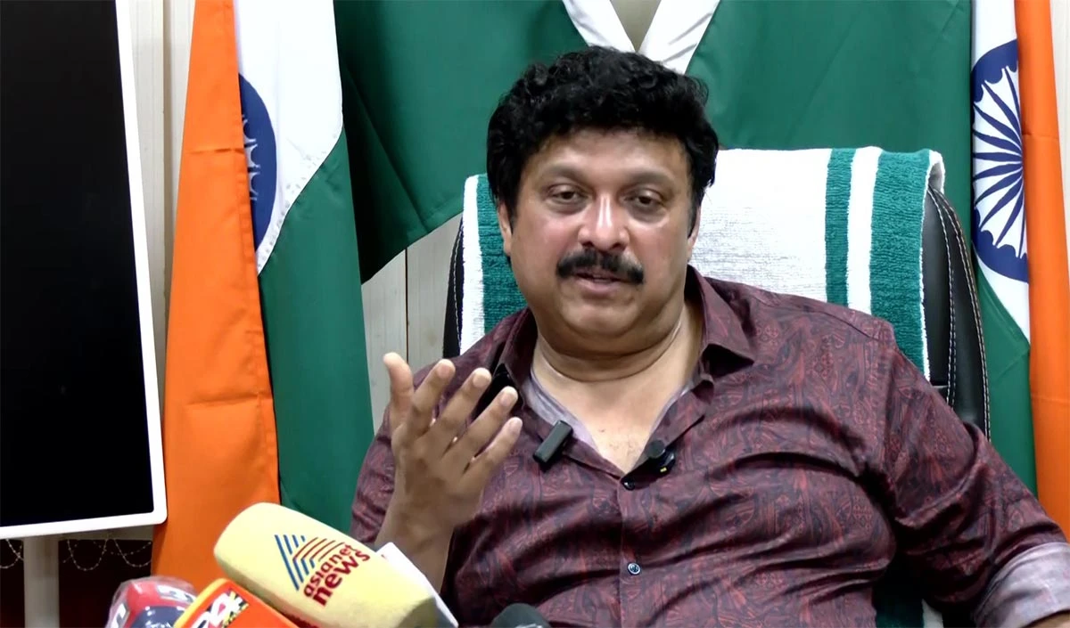 Prabhasakshi NewsRoom: Kerala Minister को पत्नी ने दूसरी महिला के साथ आपत्तिजनक स्थिति में पकड़ा, मंत्री बोले- 'मेरे 5000 प्रेम संबंध हैं'