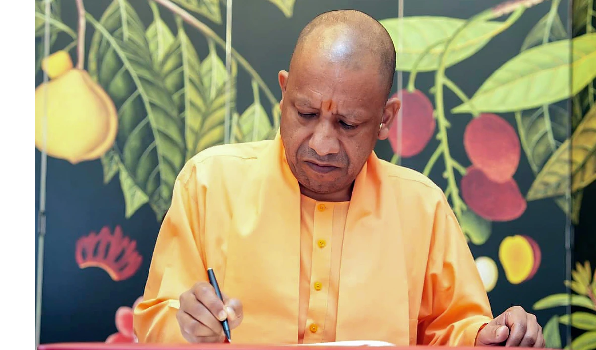 UP के हर गांव तक अब दौड़ेगी बस, Yogi Cabinet ने 'ग्राम परिवहन योजना' को दी मंजूरी