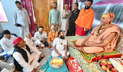 Mission 2027 की तैयारी? Lucknow में अविमुक्तेश्वरानंद से मिले Akhilesh Yadav, बोले- नकली संतों का दौर खत्म होगा