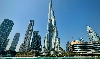 Dubai में Drone धमाके से दहशत, Iran के हमलों के बीच खाड़ी देशों में बढ़ा तनाव