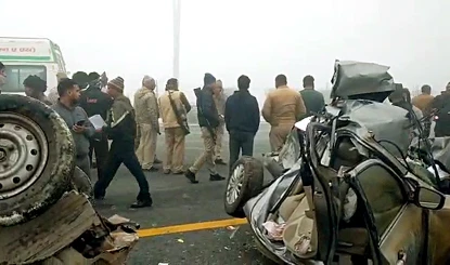 Sirohi Road Accident | सिरोही में भीषण सड़क हादसा! दो ट्रकों की टक्कर के बाद लगी आग, जिंदा जला ड्राइवर, एक घायल