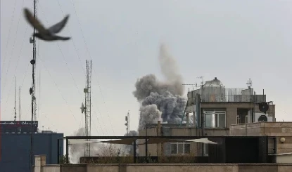 धमाकों की आवाजें, धुएं का गुबार...दुबई में फिर ईरान ने किया हमला 