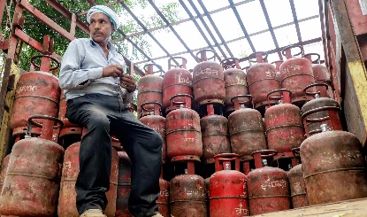 सावधान! अब घर में नहीं रख सकेंगे PNG और LPG साथ-साथ! सरकार ने जारी किया नया फरमान