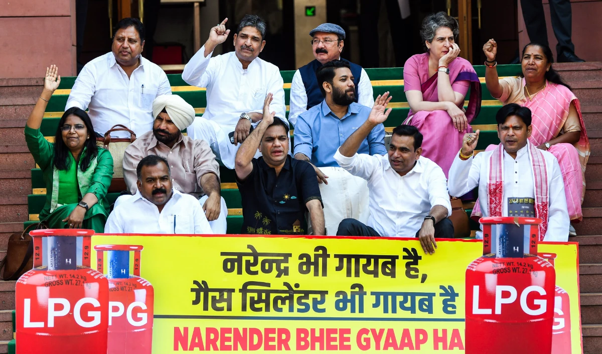 Budget Session: लोकसभा में कल पेश होगा प्रस्ताव, 8 निलंबित सांसदों की हो सकती है वापसी