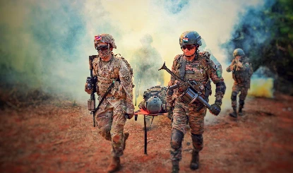 Iran पर अमेरिका का काल बनकर टूटे 2200 KG के 