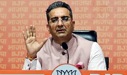 Gaurav Bhatia का Rahul Gandhi पर तंज, मोहब्बत की दुकान में सिर्फ राष्ट्र-विरोधी बातें?