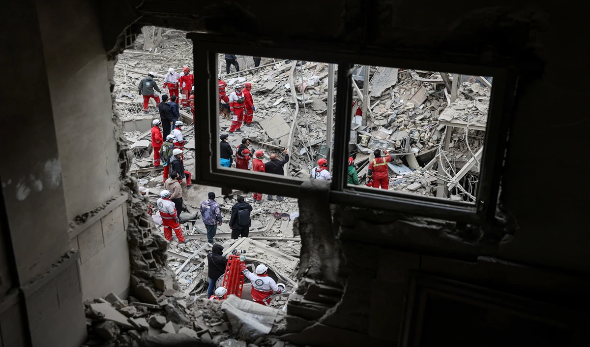 Israel-Iran War: IDF के निशाने पर ईरानी खुफिया चीफ Ismail Khatib? मीडिया रिपोर्ट में हत्या की कोशिश का दावा।