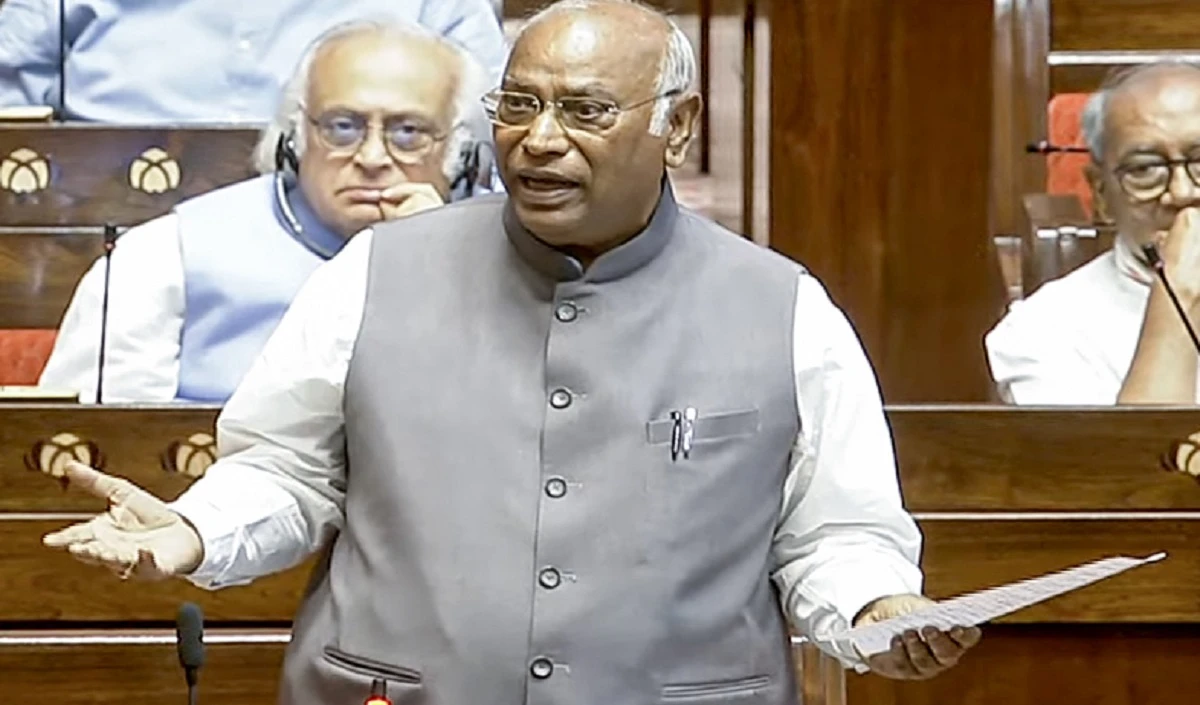 Deve Gowda पर Kharge की चुटकी, मोहब्बत हमारे साथ, शादी मोदी साहब के साथ, PM भी नहीं रोक पाए हंसी