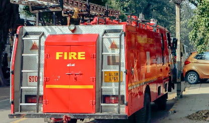 Delhi Palam Fire | दिल्ली के पालम में भीषण अग्निकांड! 7 लोगों की झुलसकर मौत, रिहायशी इमारत में मची चीख-पुकार