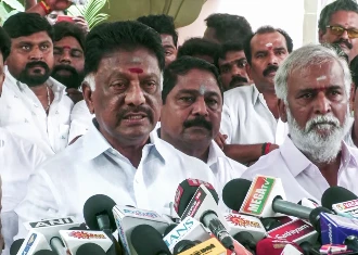 Tamil Nadu की सियासत में भूचाल, Panneerselvam बोले- Palaniswami ने AIADMK खत्म कर दी