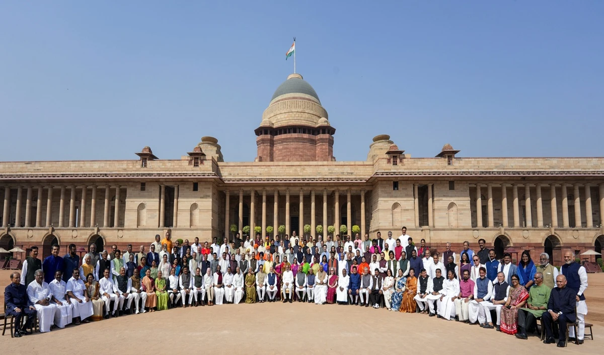 Parliament में दो रंग: Lok Sabha में MSP पर तीखी तकरार, Rajya Sabha में भावुक विदाई का पल