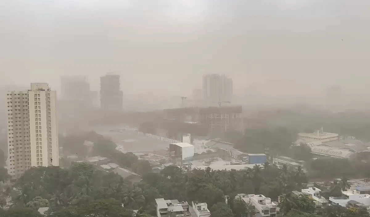 Pakistan Storm | कराची में कुदरत का कहर! भारी बारिश और आंधी-तूफान ने ली 19 जान, मलबे में अभी भी दबे हो सकते हैं कई लोग