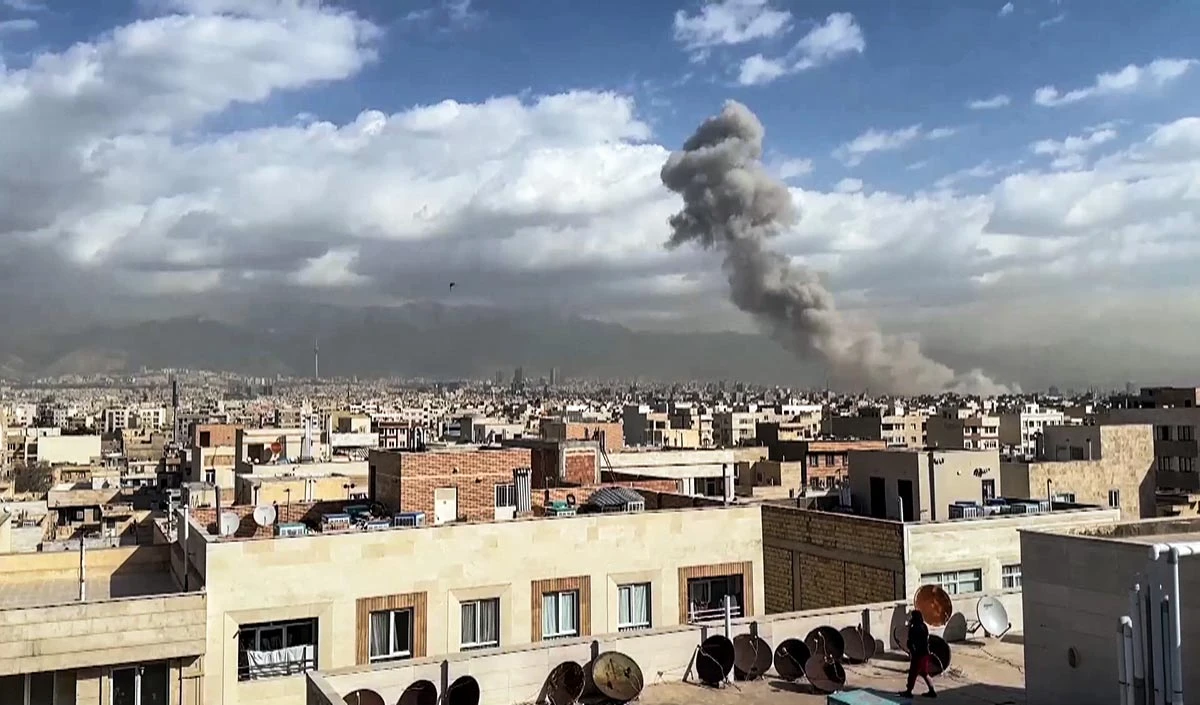 China का HQ 9B Defence System फिर विफल, Operation Sindoor के दौरान Pakistan की रक्षा में फेल होने के बाद अब Iran में भी नहीं दिखा पाया दम