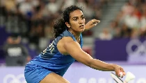 ईरान-इजराइल जंग के बीच दुबई में फंसी PV Sindhu, ऑल इंग्लैंड ओपन में खेलना संदिग्ध ईरान-इजराइल जंग के बीच दुबई में फंसी PV Sindhu, ऑल इंग्लैंड ओपन में खेलना संदिग्ध