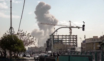 Iran Missile Strike Dubai | दुबई के आसमान पर काले धुएं का पहरा! सैटेलाइट तस्वीरों में दिखा 