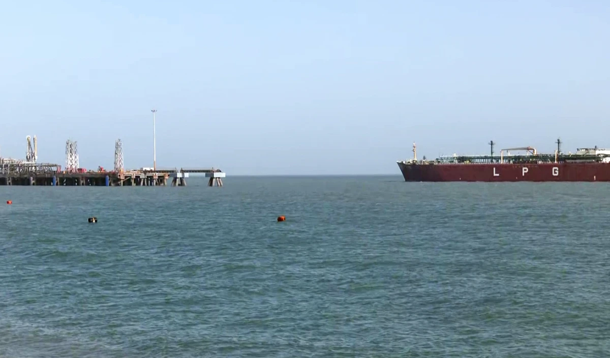 Strait of Hormuz में तनाव के बीच भारत के लिए राहत, दो LPG टैंकरों की आवाजाही शुरू होने के संकेत