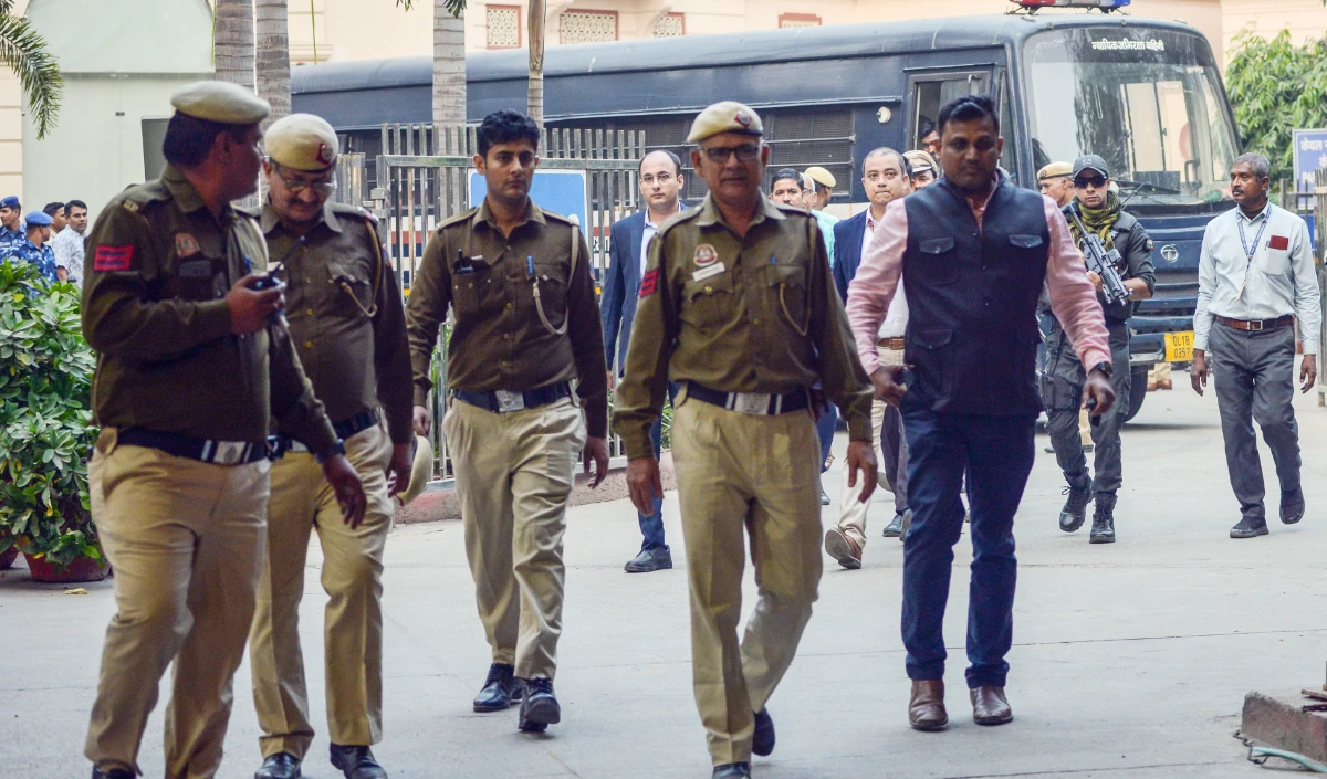 Varanasi के कॉलेज में छात्र की गोली मारकर हत्या, पिता ने अंतिम संस्कार से इनकार किया, आरोपी के एनकाउंटर की मांग की